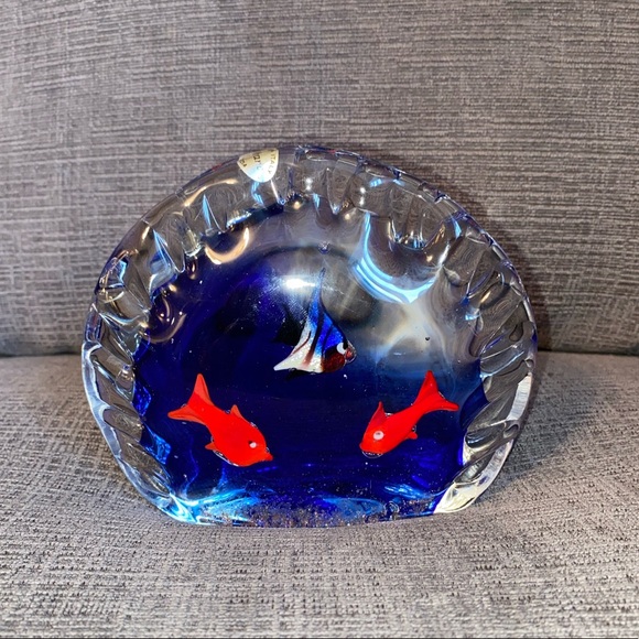 Vtg Murano Clam Shaped Aquarium Paperweight